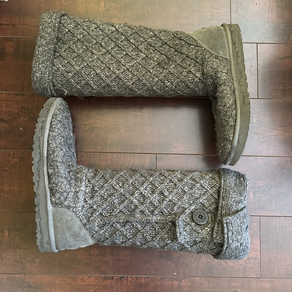 Pre-owned UGG Grey Crotchet Boots 11M - Picture 3 of 11